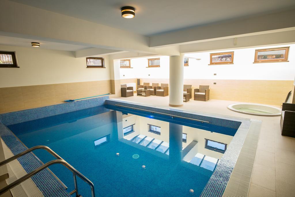 Pensiunea Royal Spa Piatra Neamţ Buitenkant foto