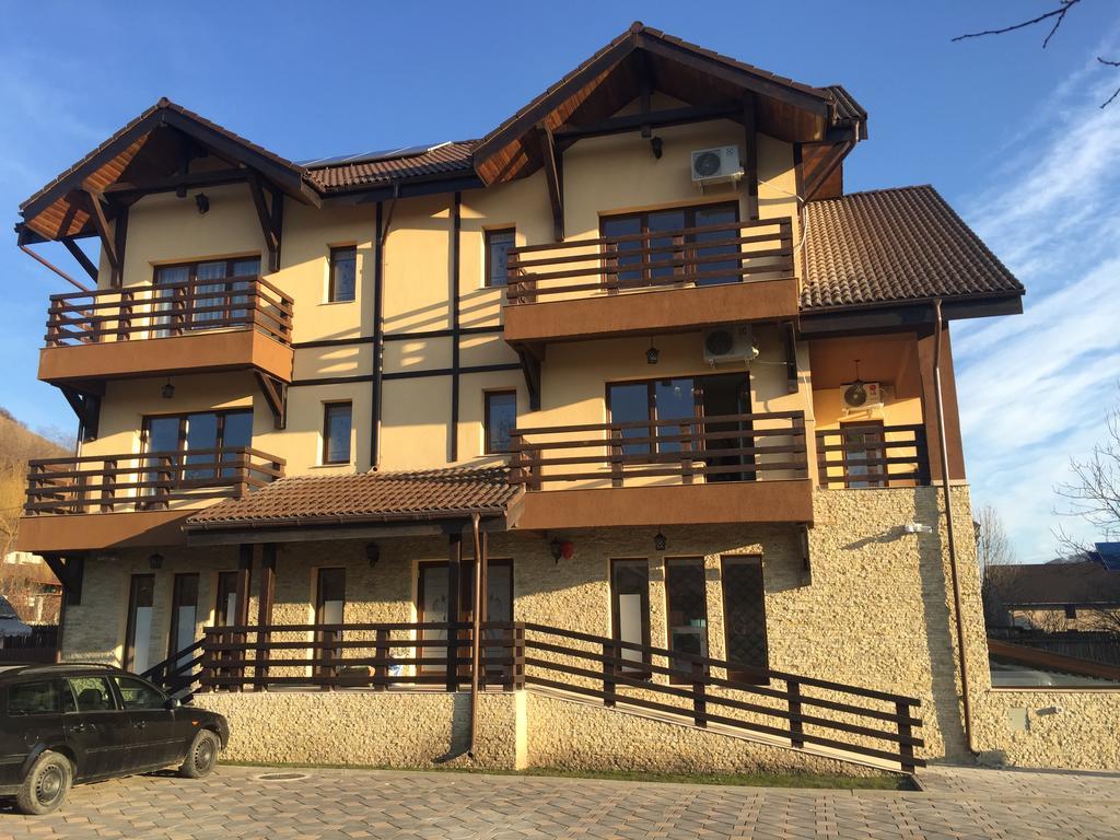 Pensiunea Royal Spa Piatra Neamţ Buitenkant foto