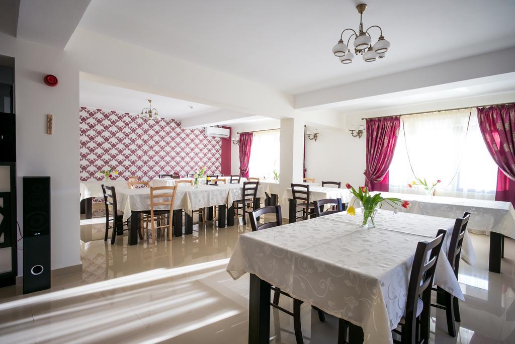 Pensiunea Royal Spa Piatra Neamţ Buitenkant foto