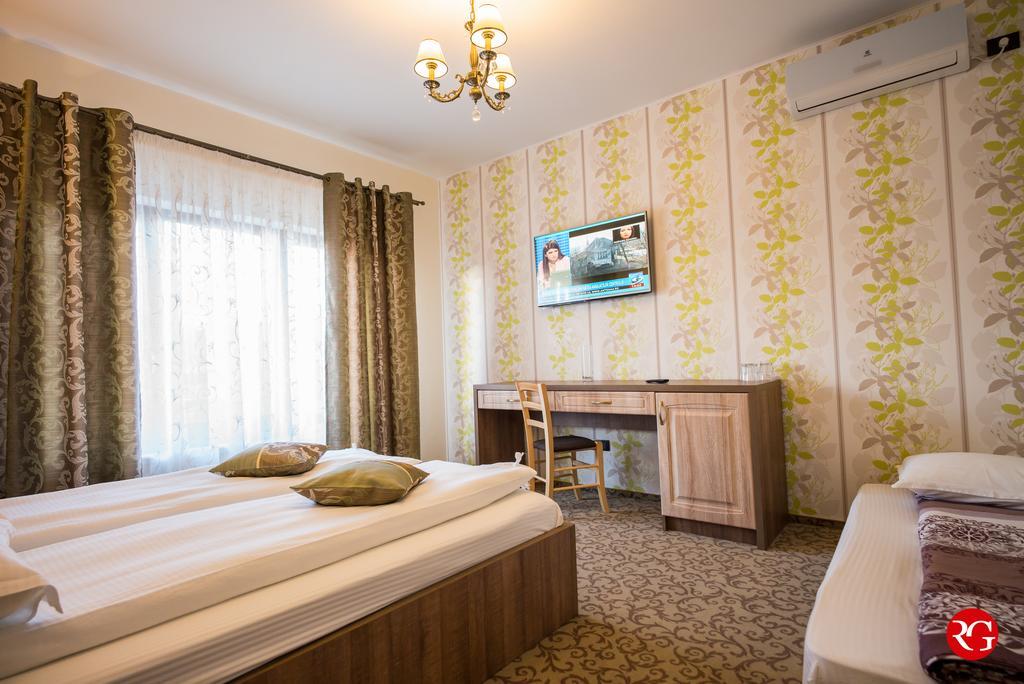 Pensiunea Royal Spa Piatra Neamţ Buitenkant foto