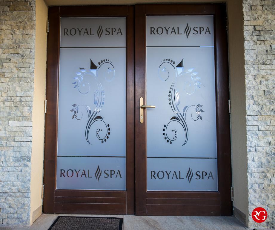 Pensiunea Royal Spa Piatra Neamţ Kamer foto