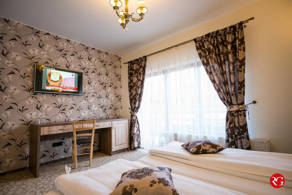 Pensiunea Royal Spa Piatra Neamţ Kamer foto