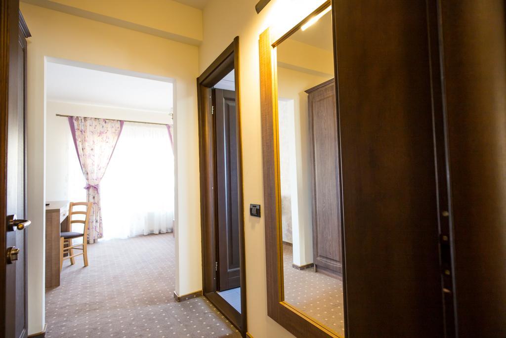 Pensiunea Royal Spa Piatra Neamţ Kamer foto