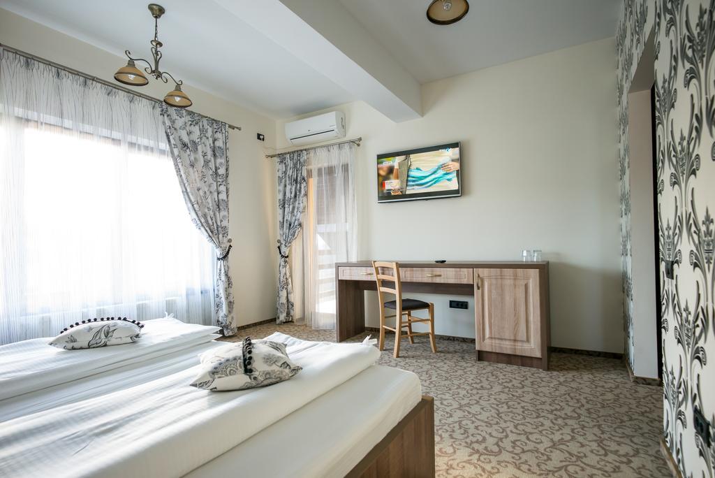 Pensiunea Royal Spa Piatra Neamţ Kamer foto