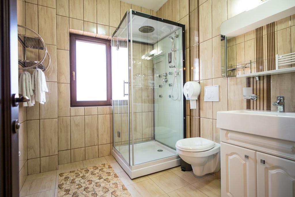 Pensiunea Royal Spa Piatra Neamţ Buitenkant foto