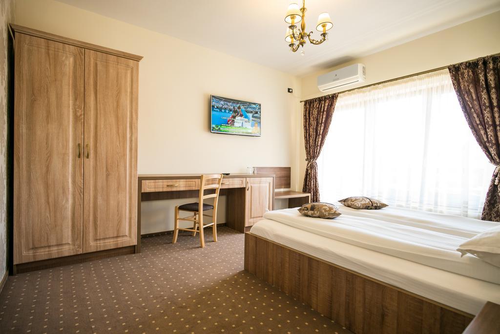 Pensiunea Royal Spa Piatra Neamţ Kamer foto