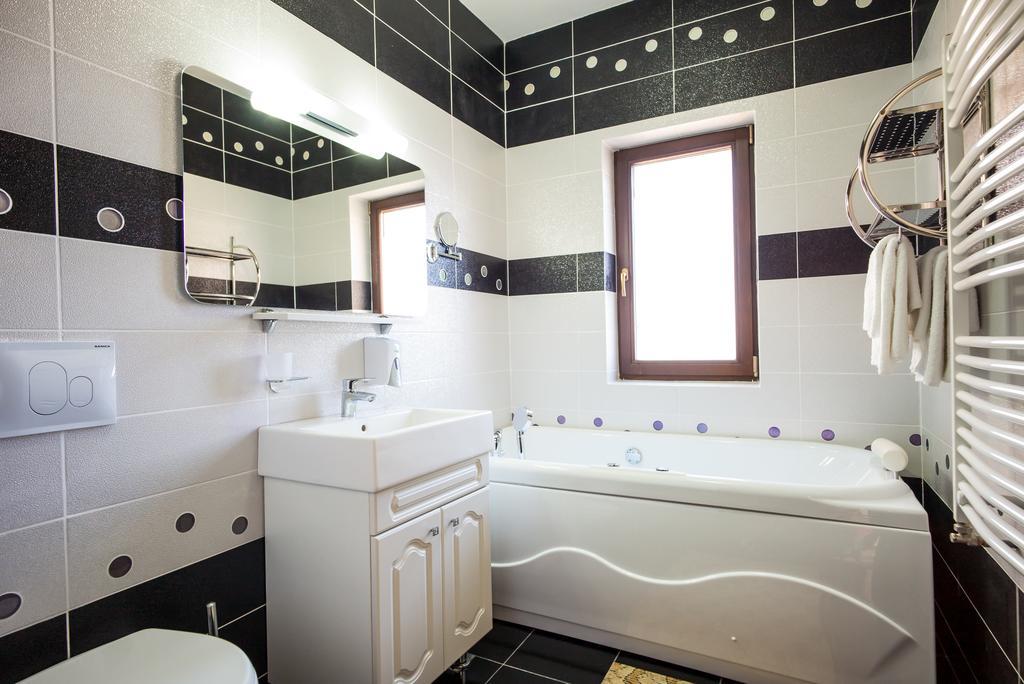 Pensiunea Royal Spa Piatra Neamţ Buitenkant foto