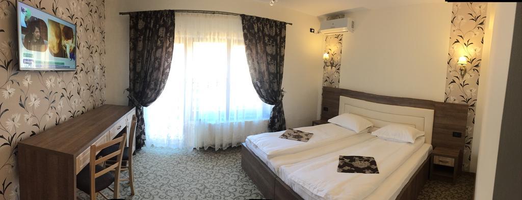 Pensiunea Royal Spa Piatra Neamţ Kamer foto